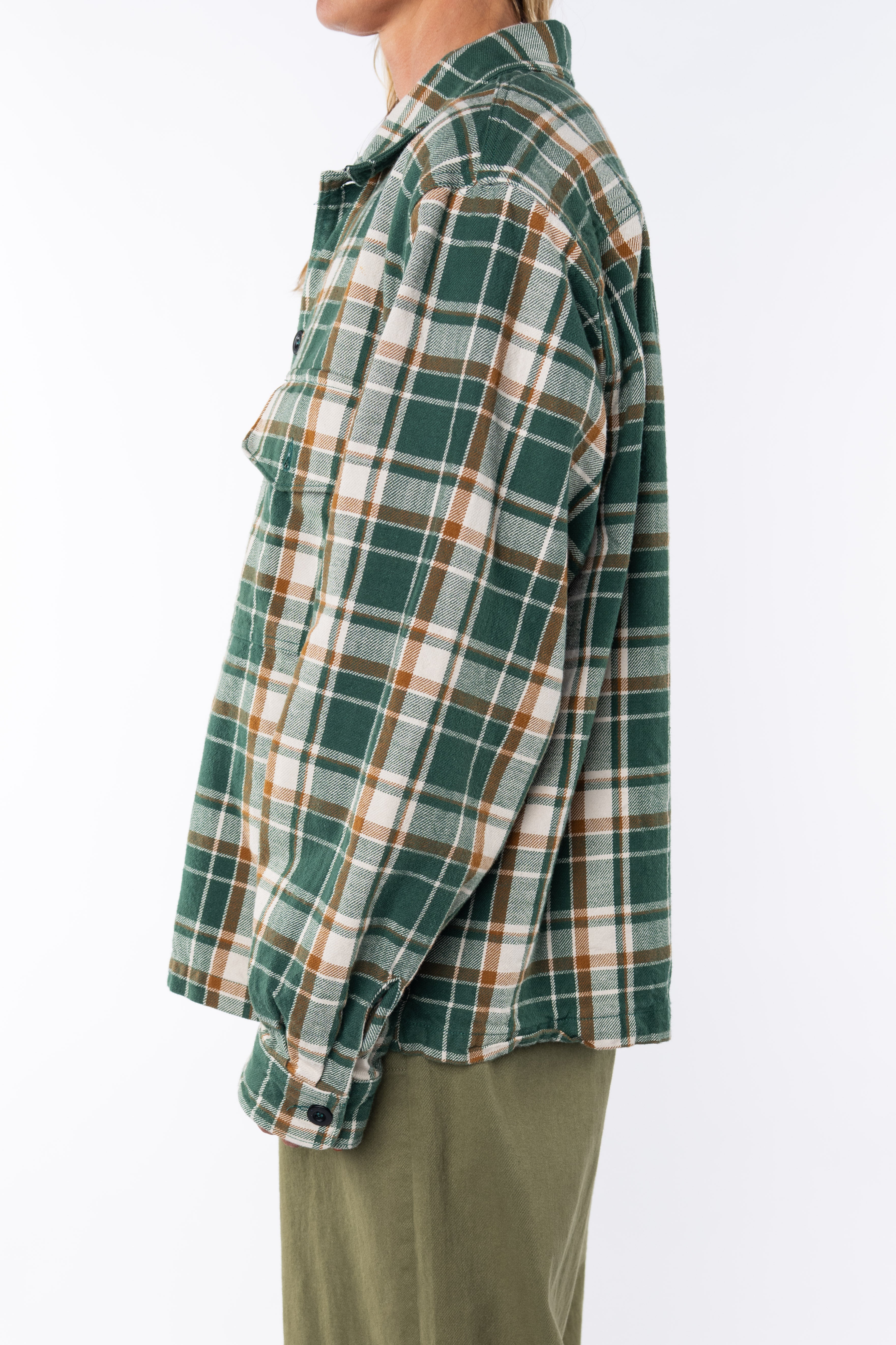 Bucky Flannel Over shirt: Stylish Layering for Any Season - ARIKO LA