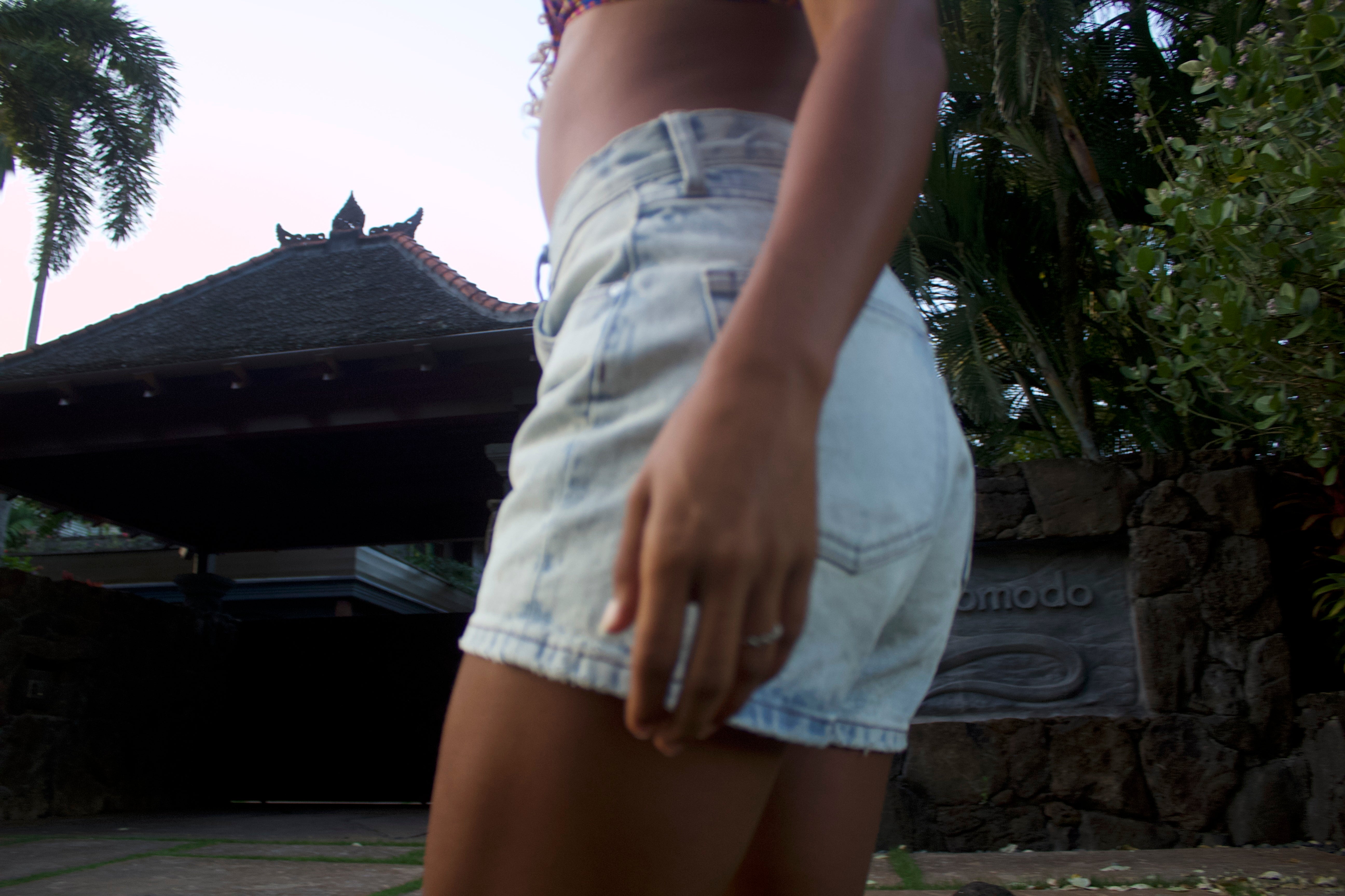 Denim Surf Shorts: Classic Style with Modern Fit Design - ARIKO LA